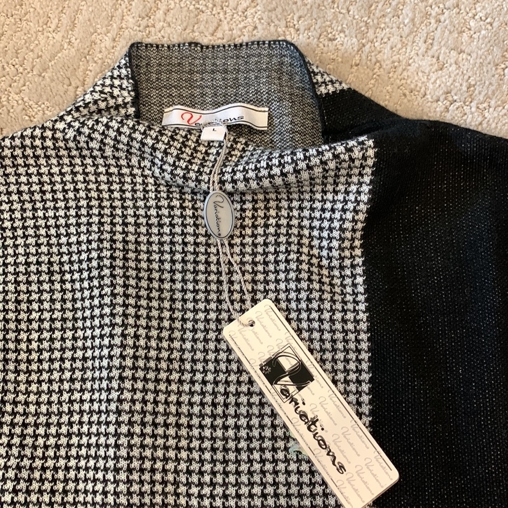 Sweater • - Picture 2 of 7